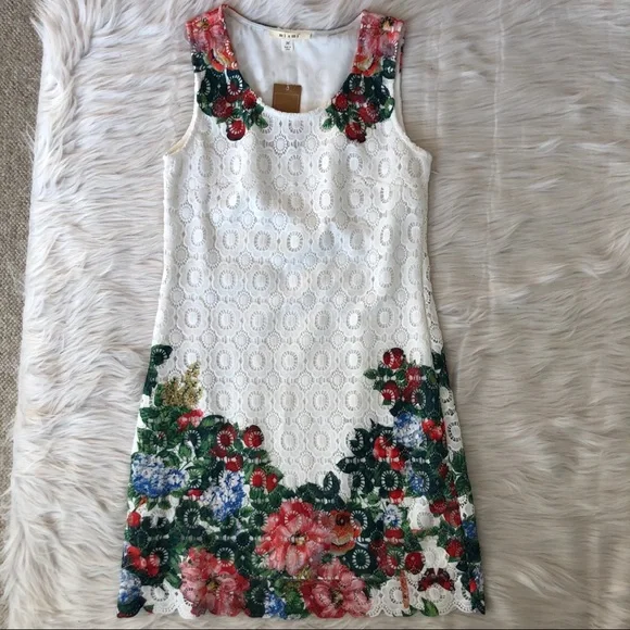 Miami White Lace Floral Detail Sheath Dress, size Medium - Picture 6 of 8